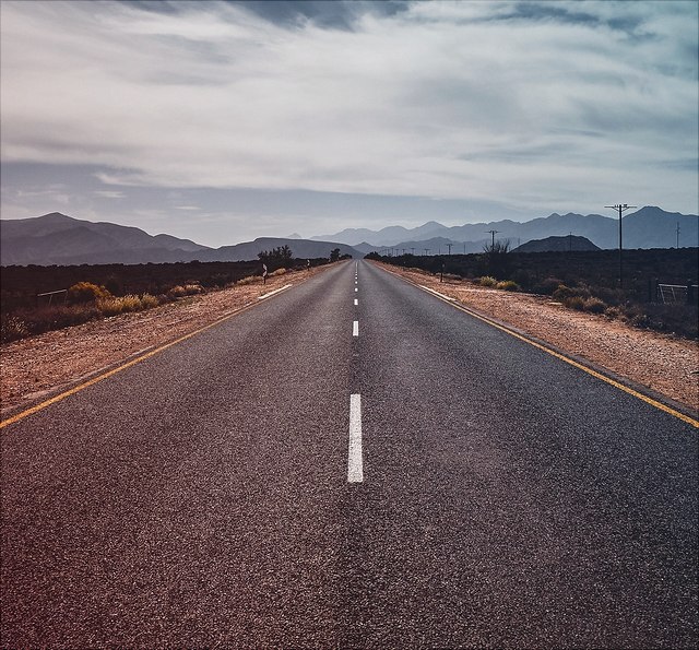 paul-fiedler--n6ncju4ala-unsplash-640x595 Straße