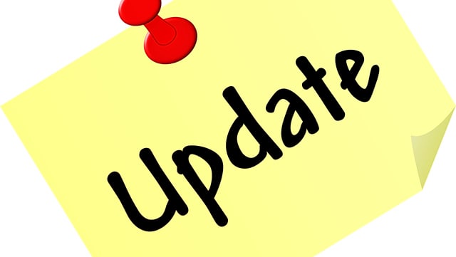 update-openclipartvectors-pixabay-640x361 gelbes Postit, auf dem "Update" steht mit einem roten Pin an einen weißen Hintergrund geheftet