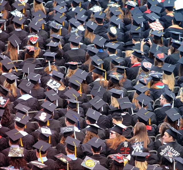 good-free-photos-yzsvns2gcpu-unsplash-640x595 Graduation